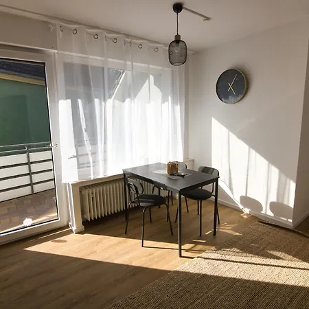 Privatunterkunft Ferienzimmer Im Zentrum Von Mit Großem Balkon *